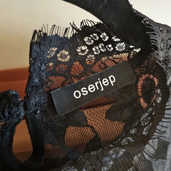 Oserjep - Black Floral Lace Blouse - Picture 4 of 7
